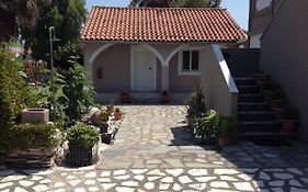 Babis Apartments & Studios Iremia